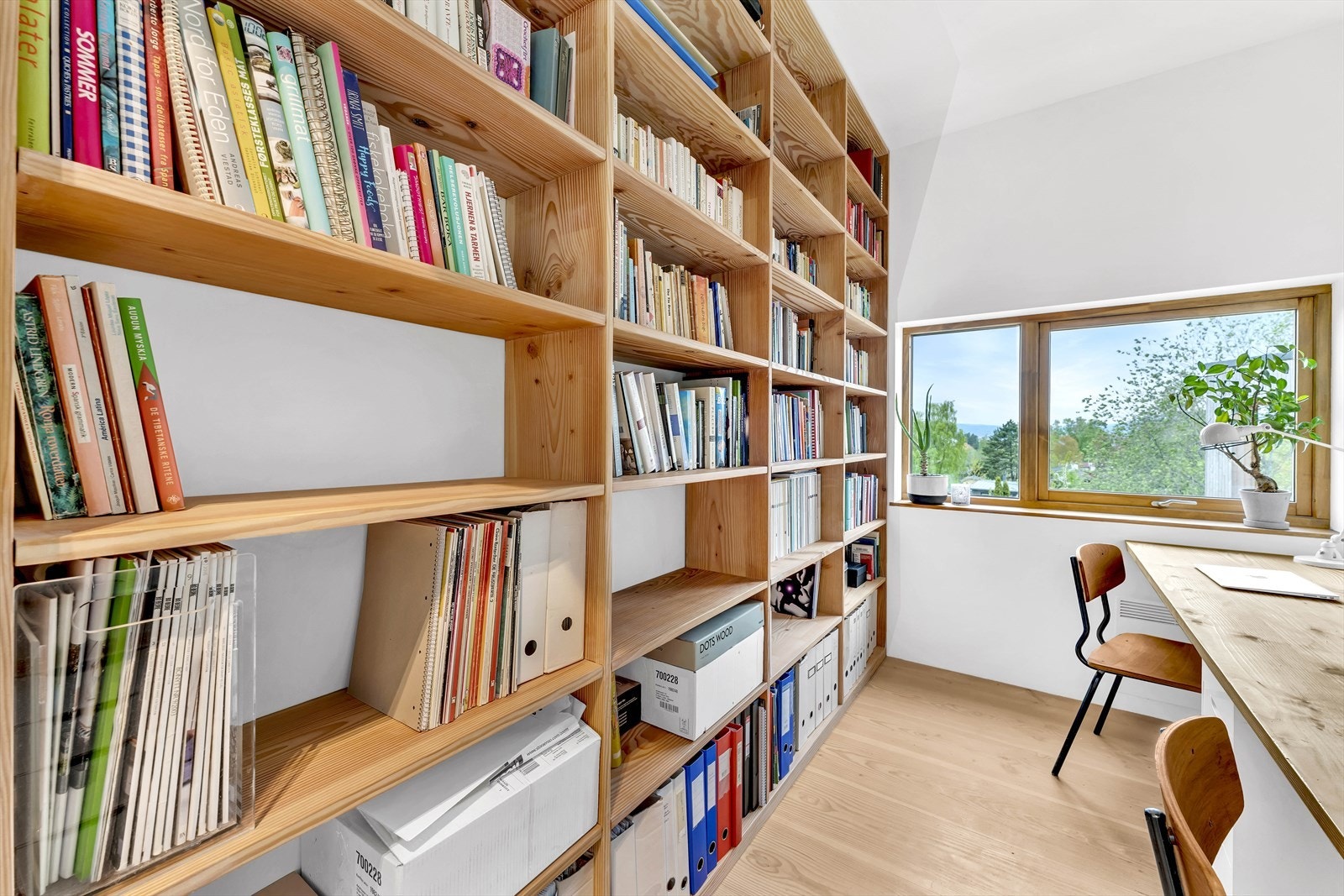 Rommet kan også egne seg som barnerom for et mindre barn. Rommet oppfyller ikke anbefalingen for areal størrelse på soverom Galleribilde