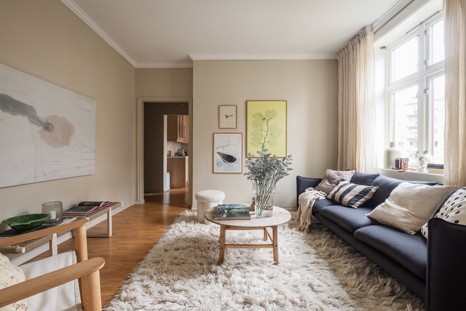 Meglere snakker ofte om god planløsning, og her mener vi det virkelig: Det er god størrelse på alle rom. I tillegg liker vi flyten mellom rommene. Galleribilde