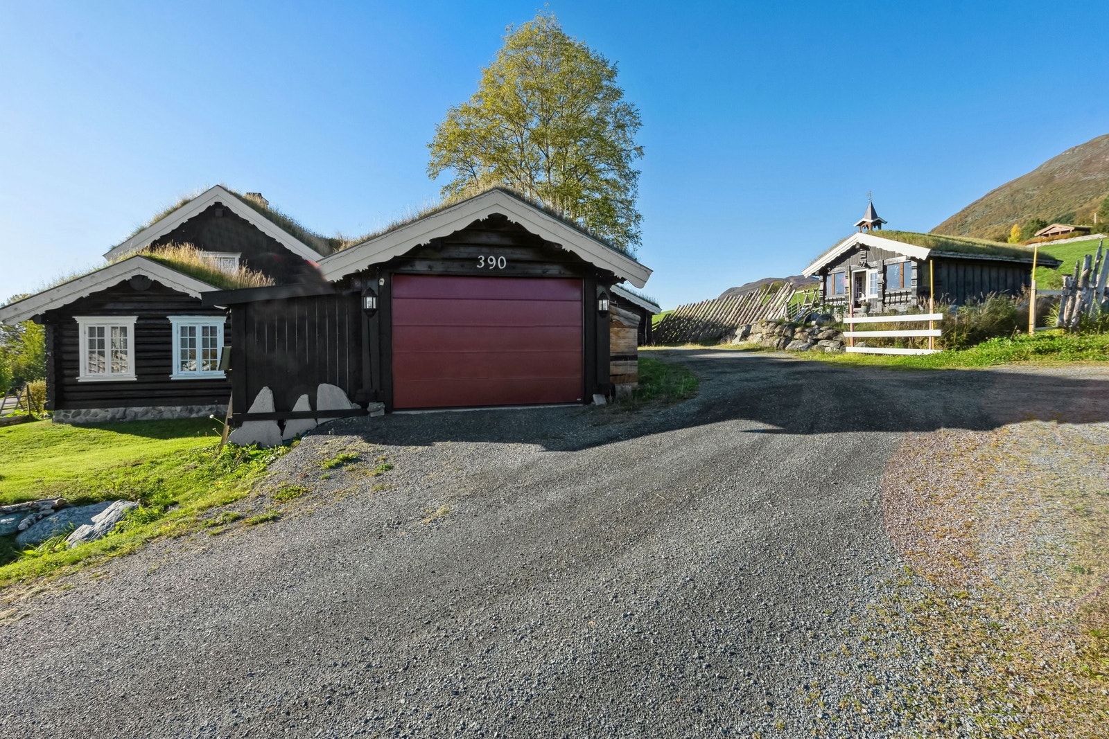 Innkjøring til Garasjen Galleribilde