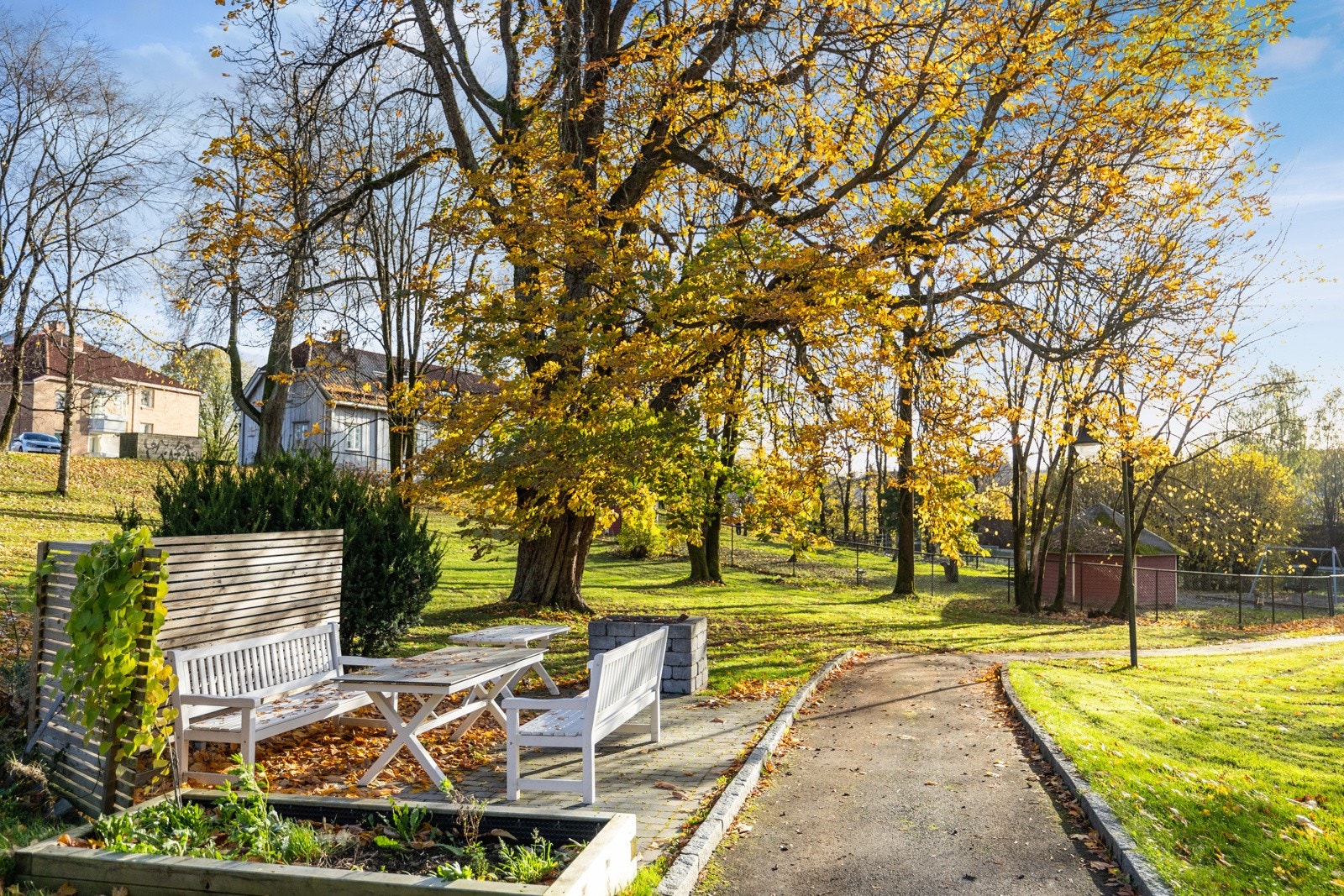 Borettslaget er svært koselig med sine store, grønne fellesarealer. Galleribilde