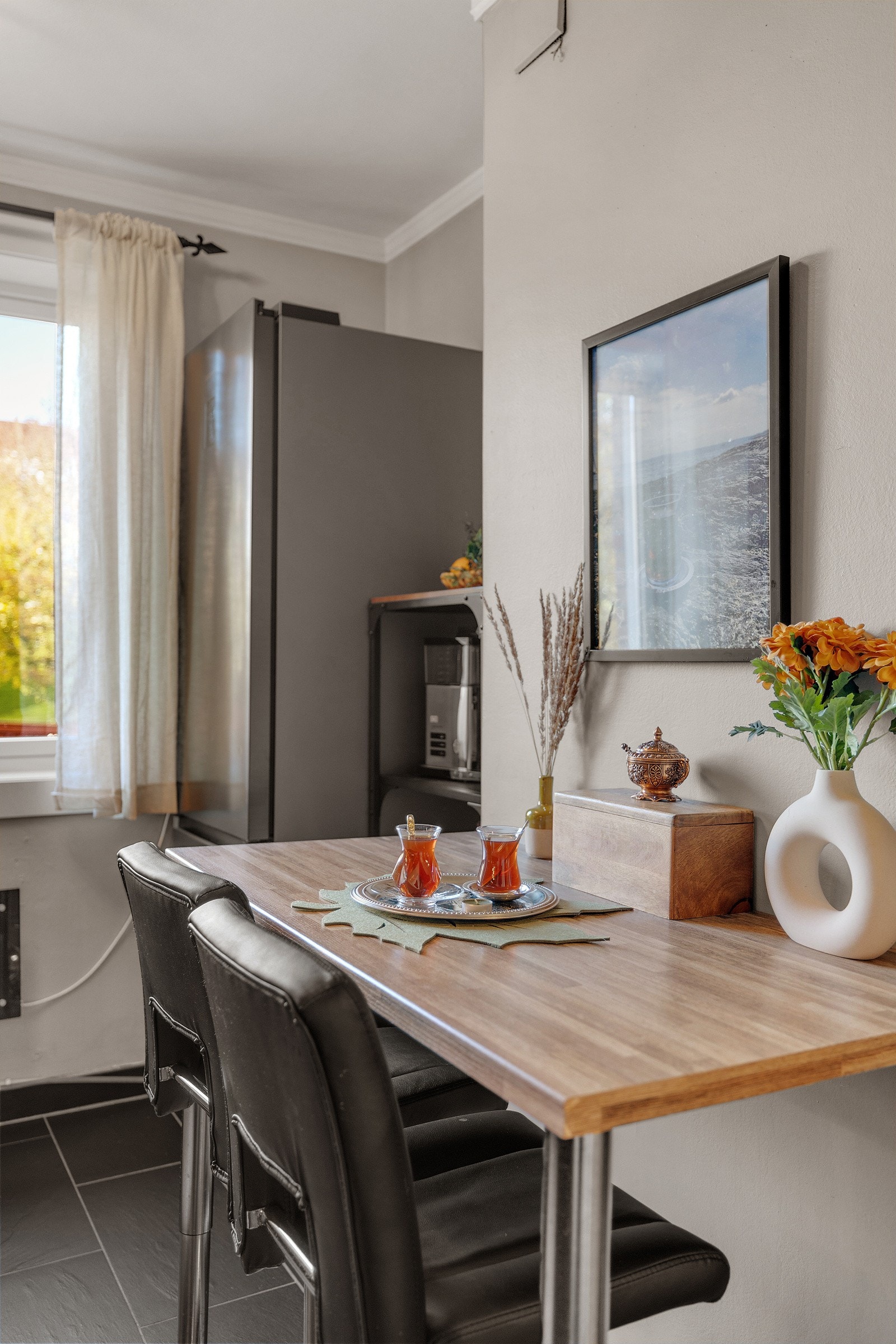 Her får man ytterligere spiseplass - perfekt for frokost og andre enkle måltider. Galleribilde