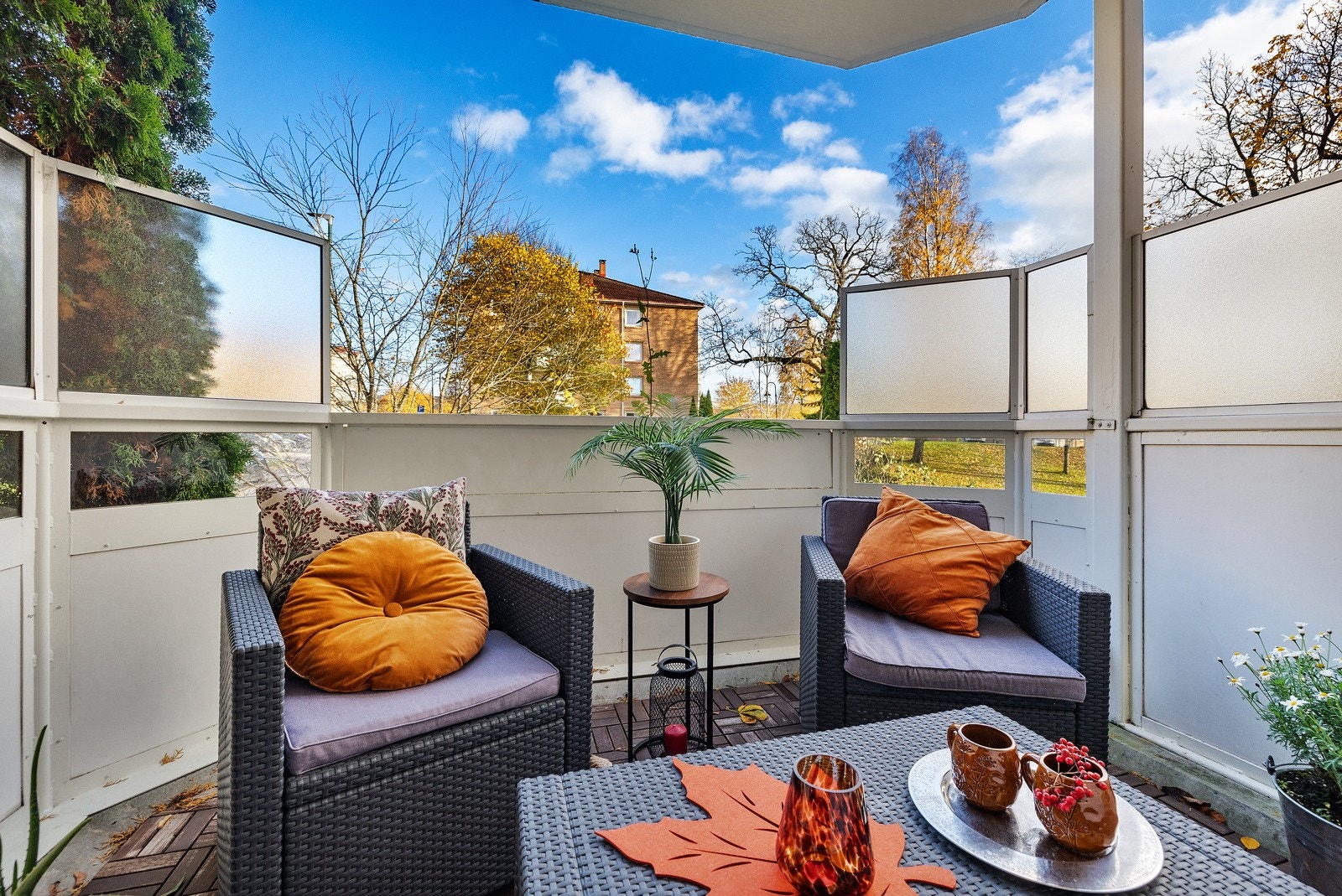 Her kan man nyte solfylte dager med noe godt i glasset! Galleribilde