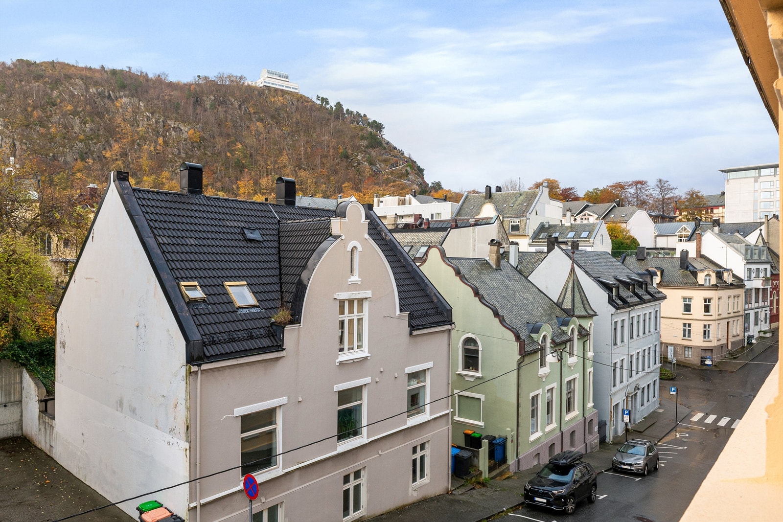 Utsikt mot fjellstua Galleribilde