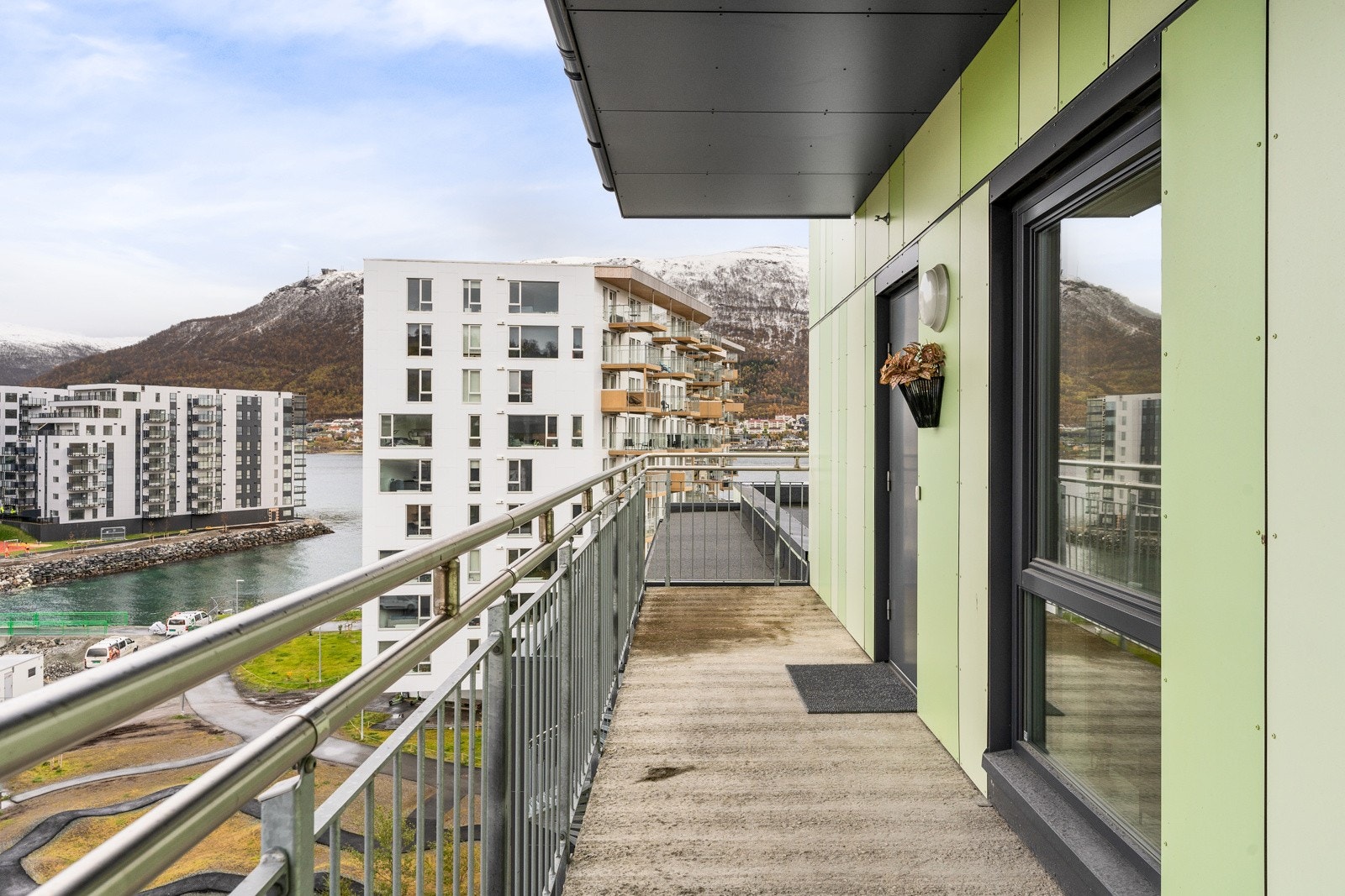 Leiligheten ligger ytterst i svalgangen - Med andre ord ingen gangtrafikk forbi. Galleribilde