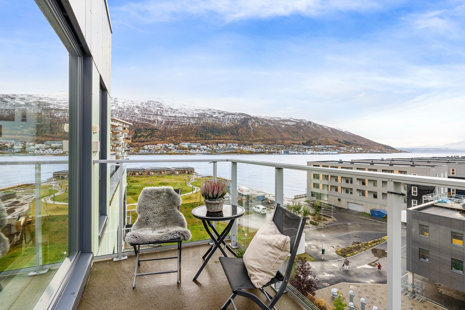 Leiligheten har også en sørvendt balkong. Galleribilde