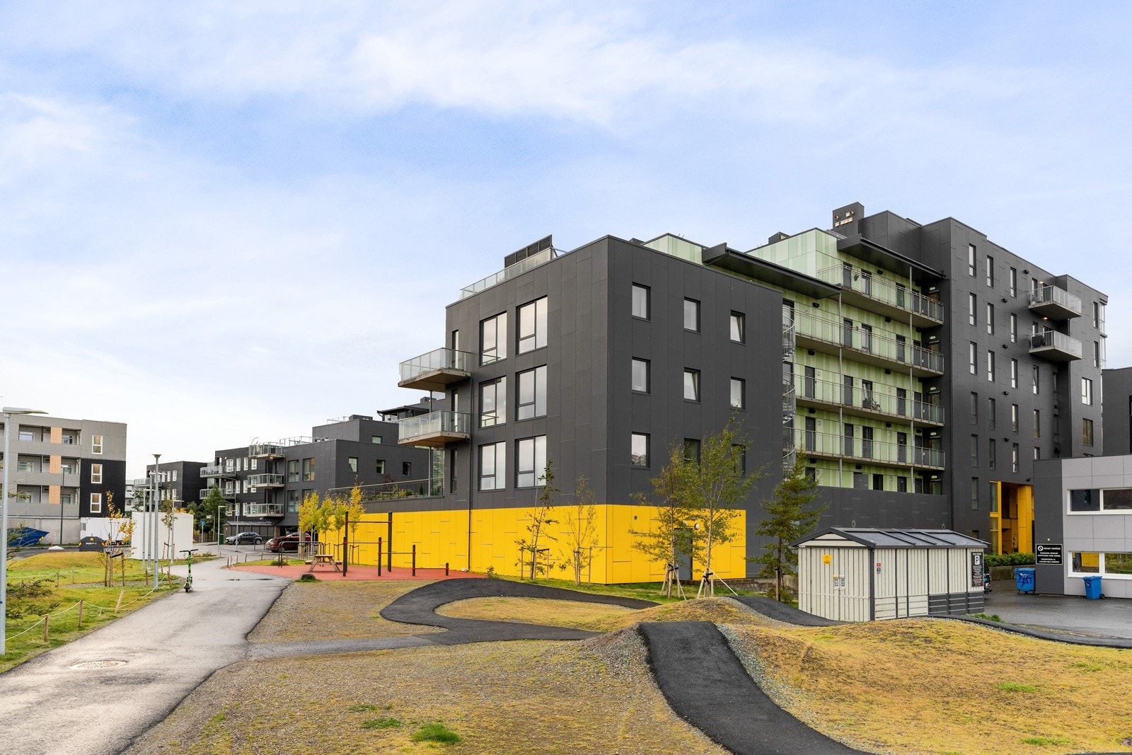 For øvrig finnes det flere parker og turstier i umiddelbar nærhet. Galleribilde