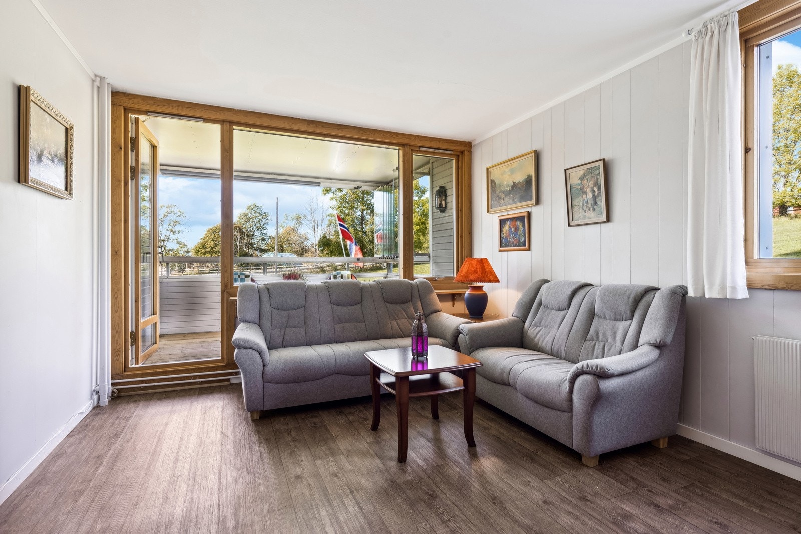 Stue med utgang balkong Galleribilde