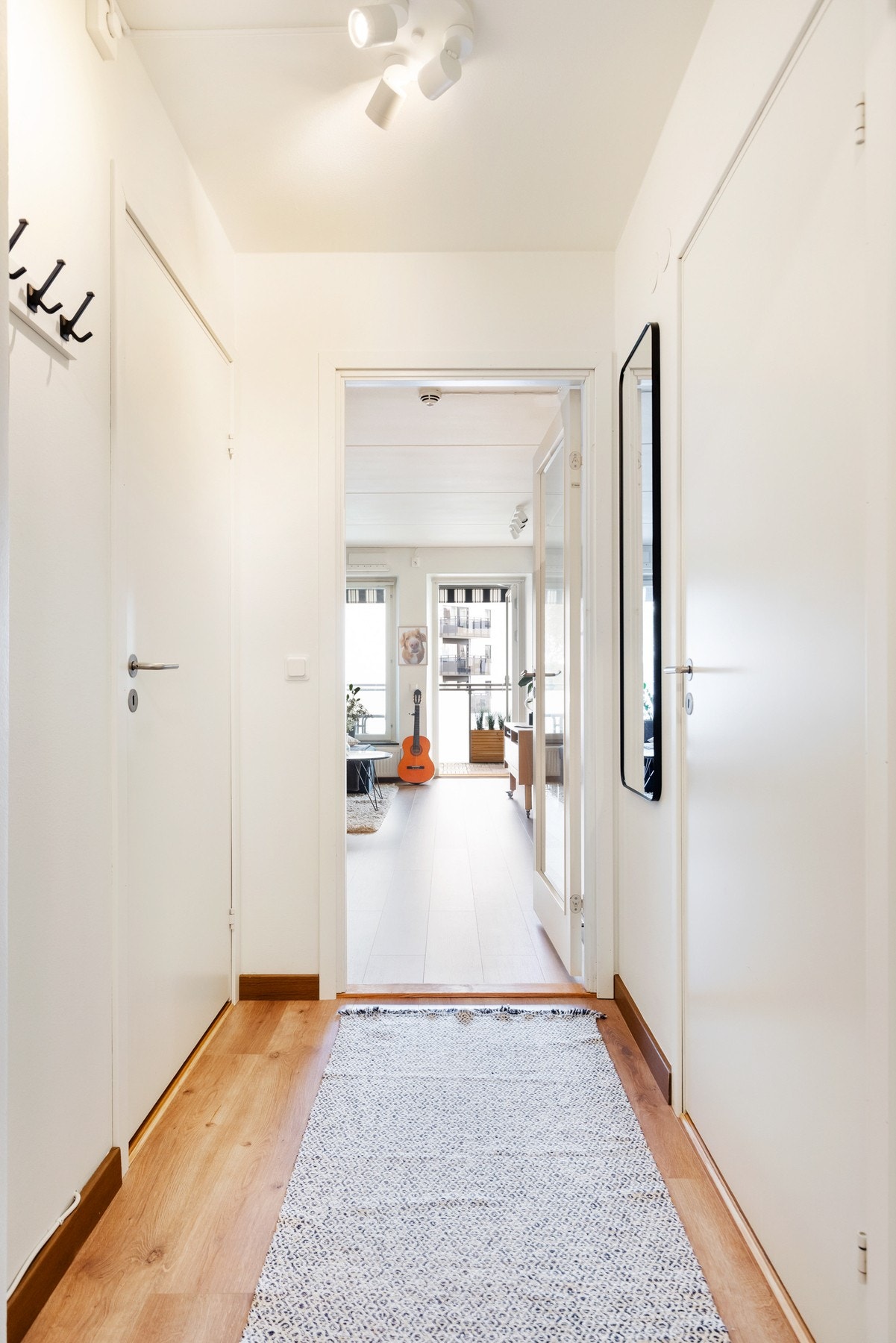 I tilknytning til entréen er det en praktisk innvendig bod som gir rikelig med lagringsplass. Galleribilde