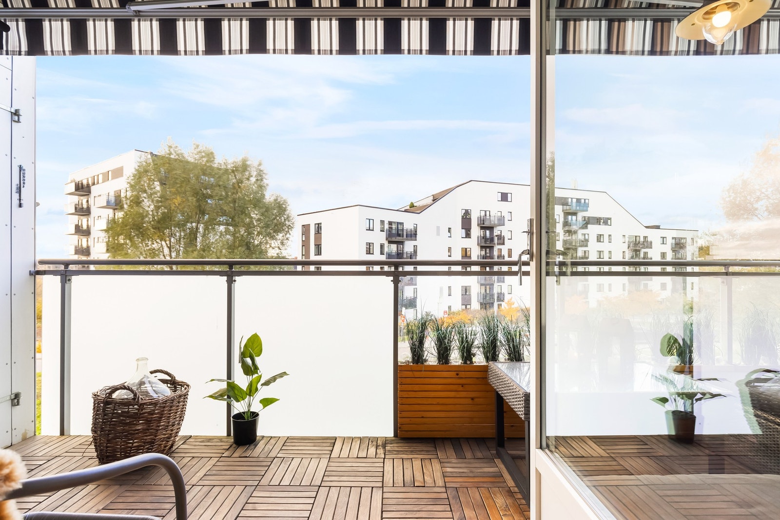 Cecilia Johansen ved EIE Løren ønsker velkommen til Økern Torgvei 9 B! Galleribilde