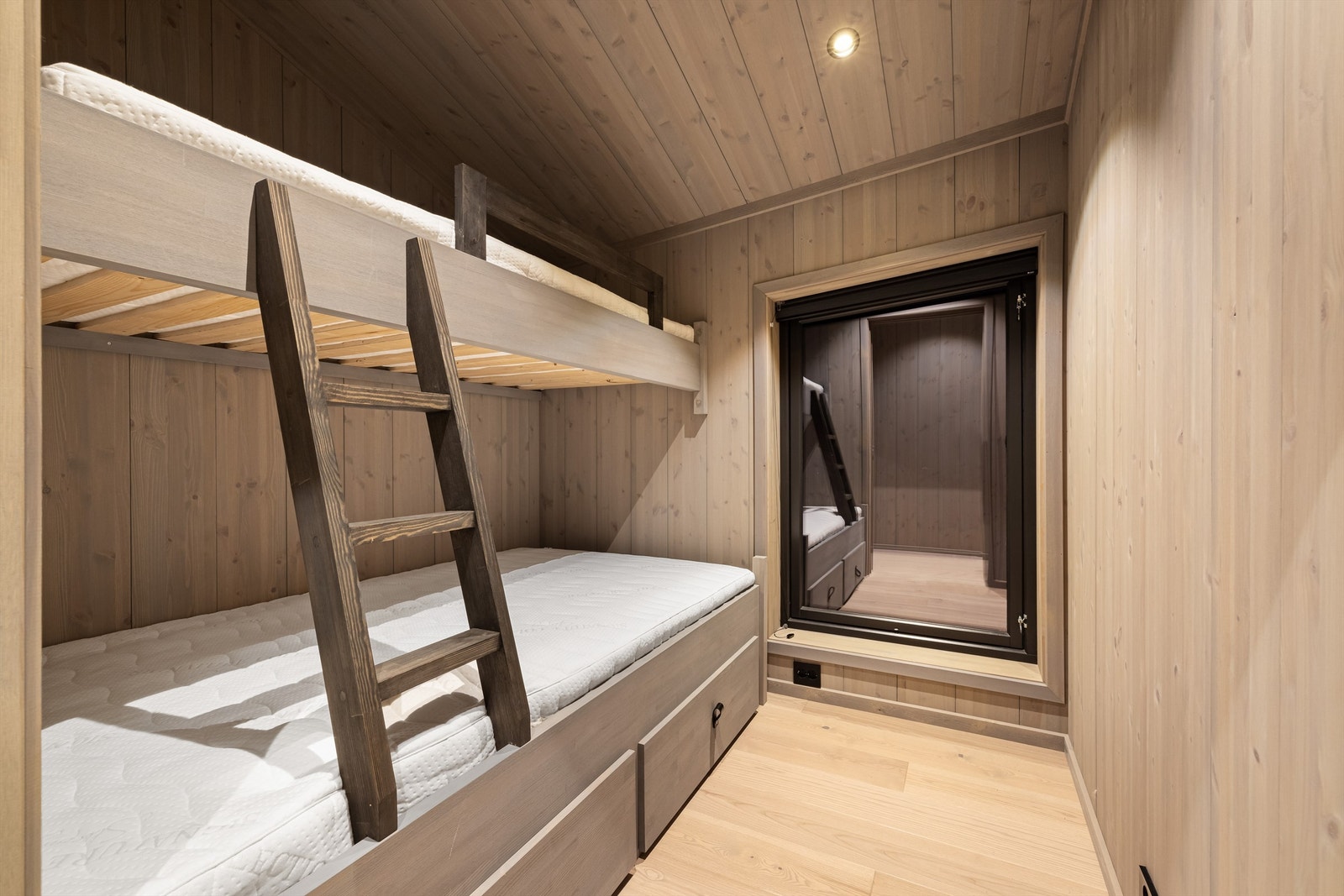 Ett av tre andre soverom i andre etasje. Galleribilde