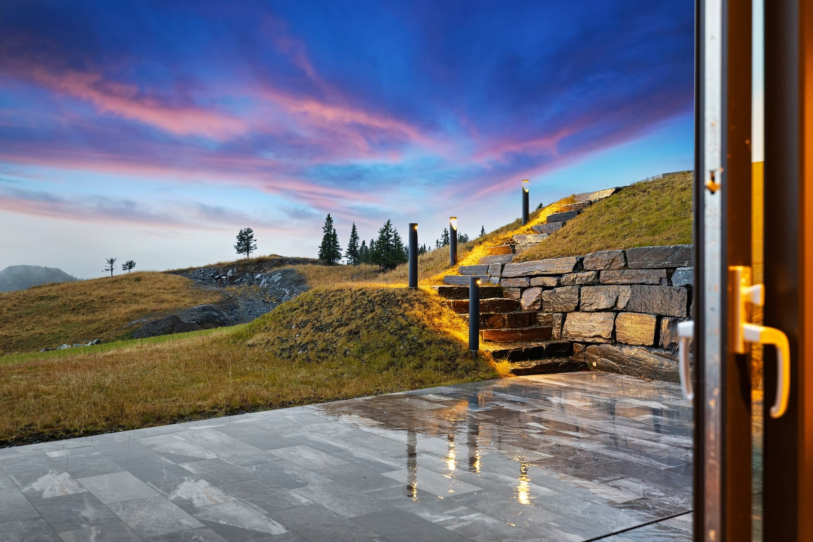 Hytta har direkte ski inn/ut både til alpin og langrenn. Galleribilde