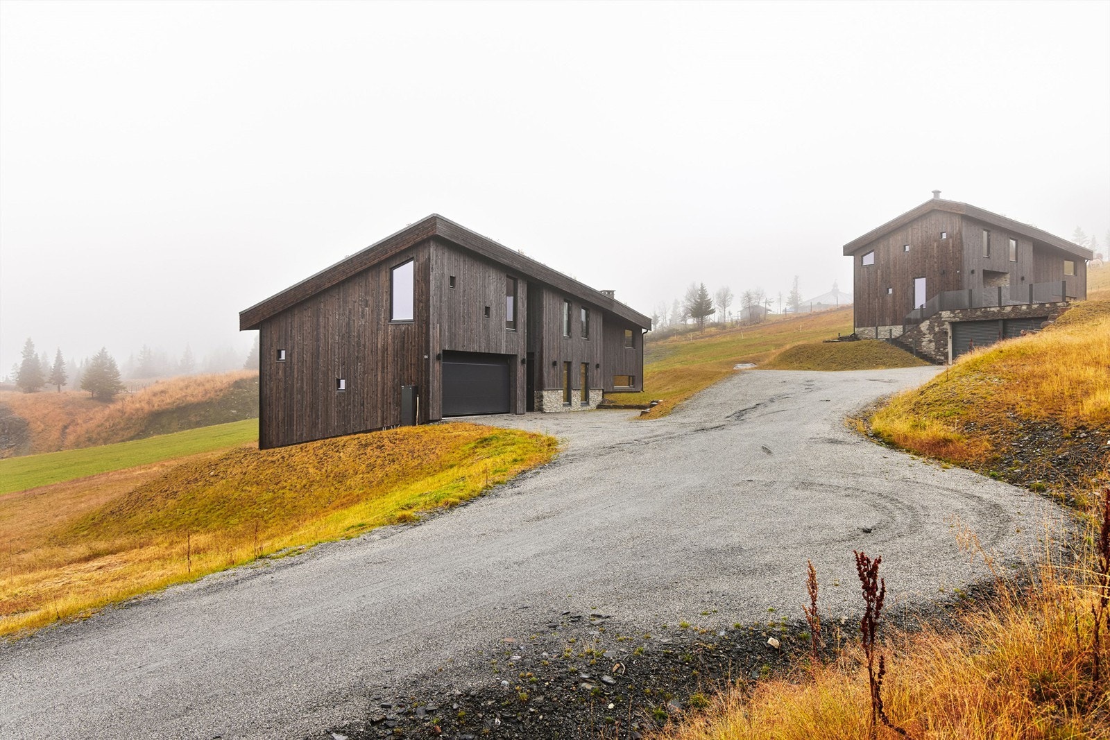 Rett fremfor de to hyttene er det planlagt et lite alpintrassé. Galleribilde