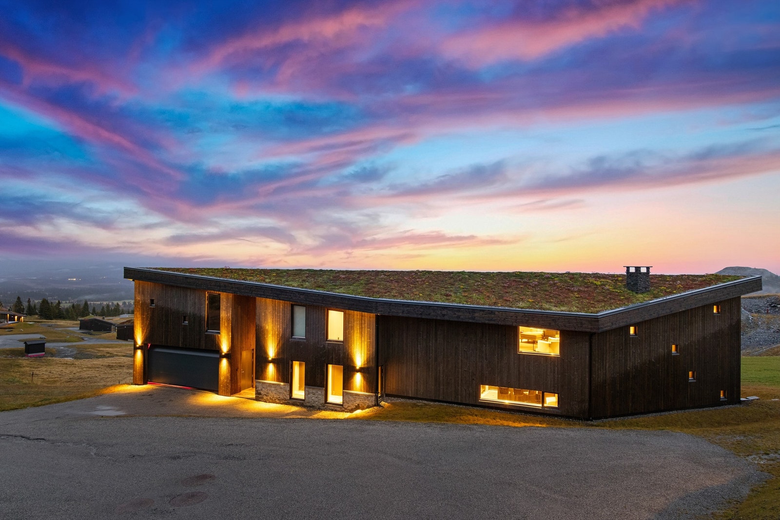 Hytta har en meget god beliggenhet mot fremtidig alpintrasé. Galleribilde