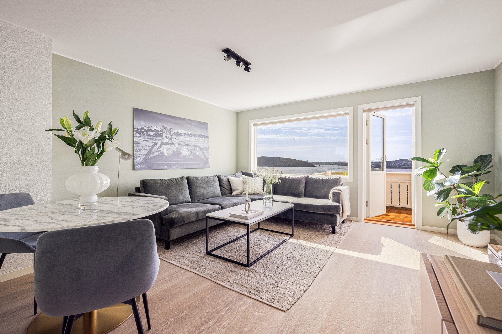 Meget flott leilighet med god standard og moderne overflater Galleribilde
