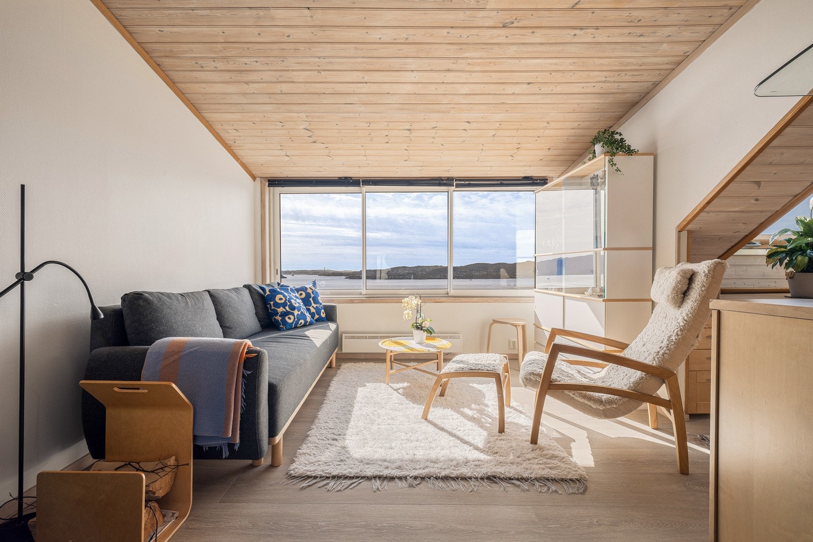 Tilhørende utleiedel på loft, med egen inngang via felles trappegang Galleribilde