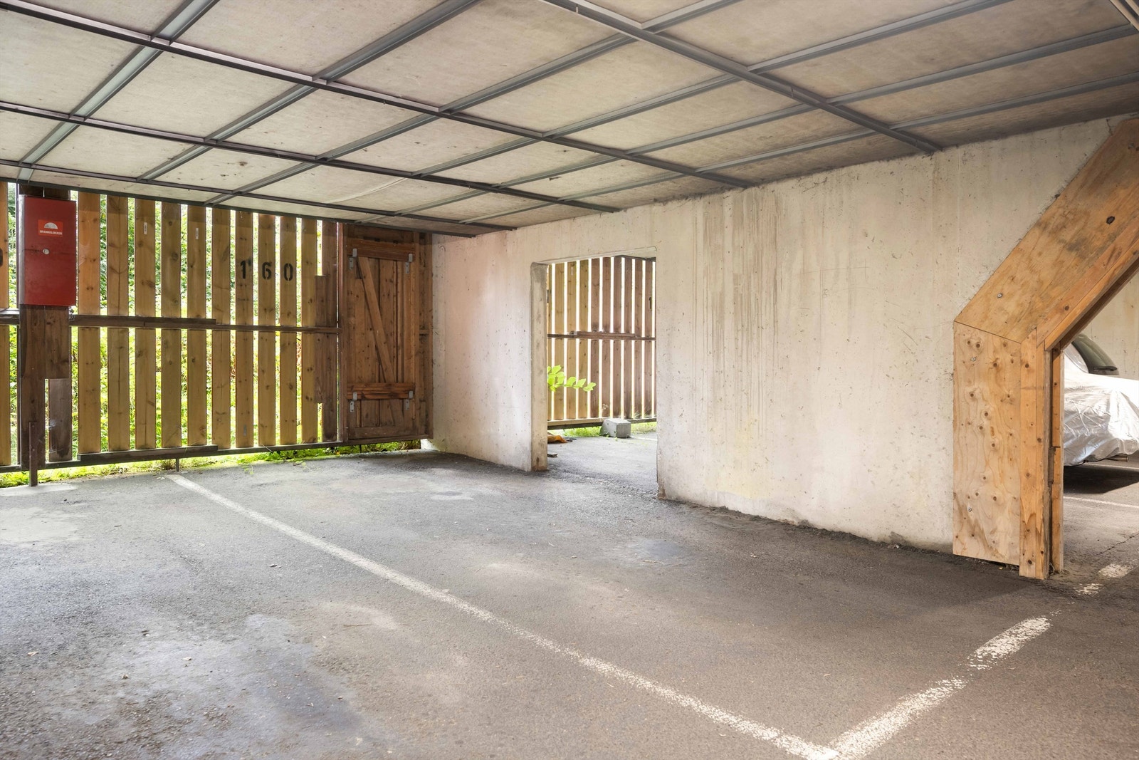 Bruksrett til 1 garasjeplass under blokken. Galleribilde