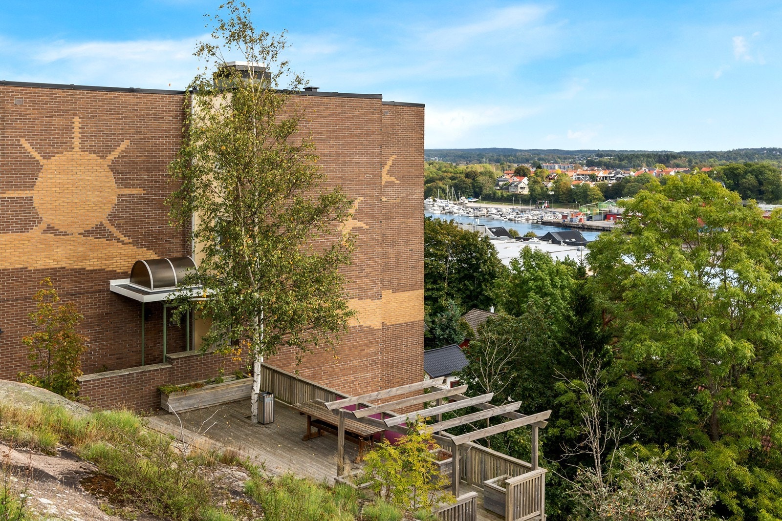 Felles uteplass Galleribilde