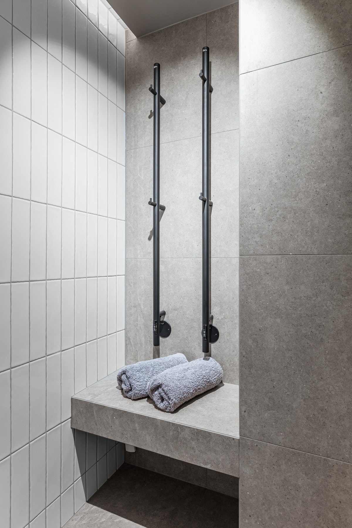 Elektriske håndklevarmere som følger med i handelen. Galleribilde