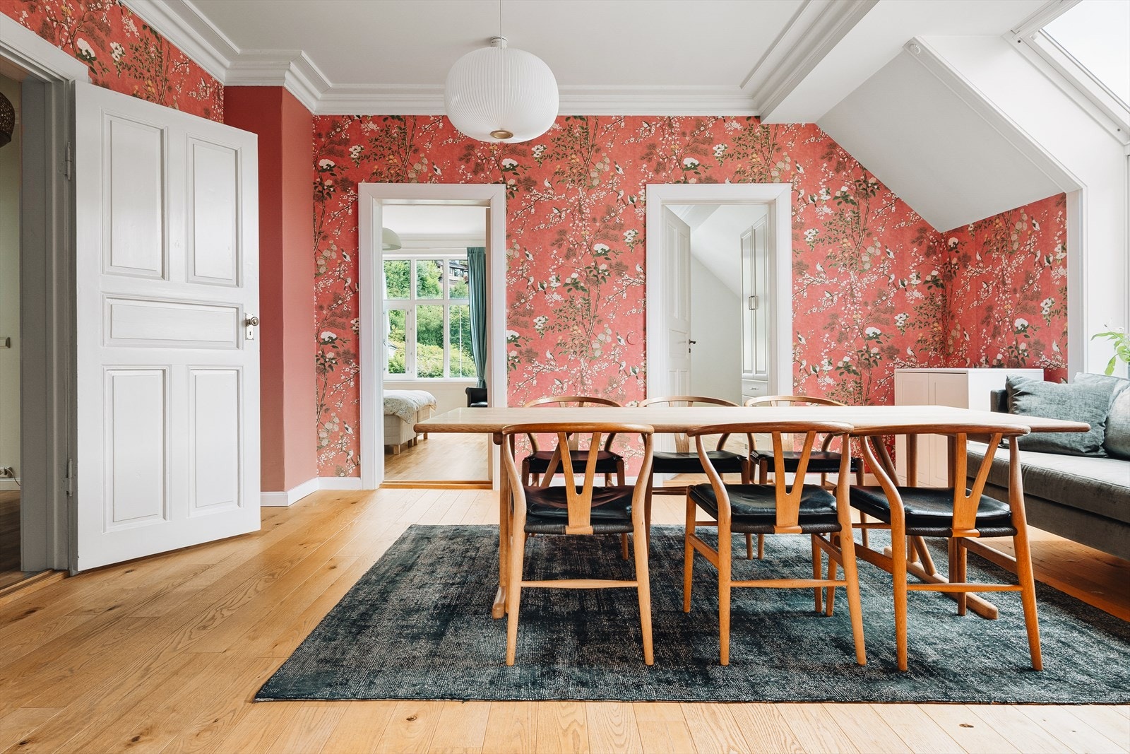 Fra spisestue er det tilkomst til to soverom Galleribilde