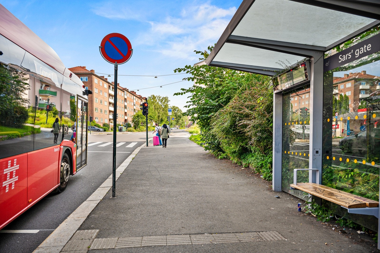 Bussholdeplass - Sars gate. Galleribilde