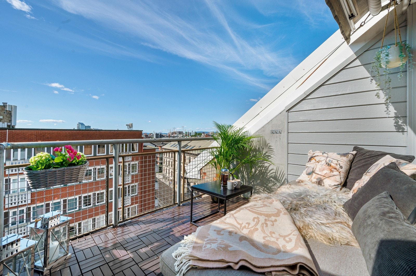 Solfylt eranda med utsikt over Oslo. Galleribilde