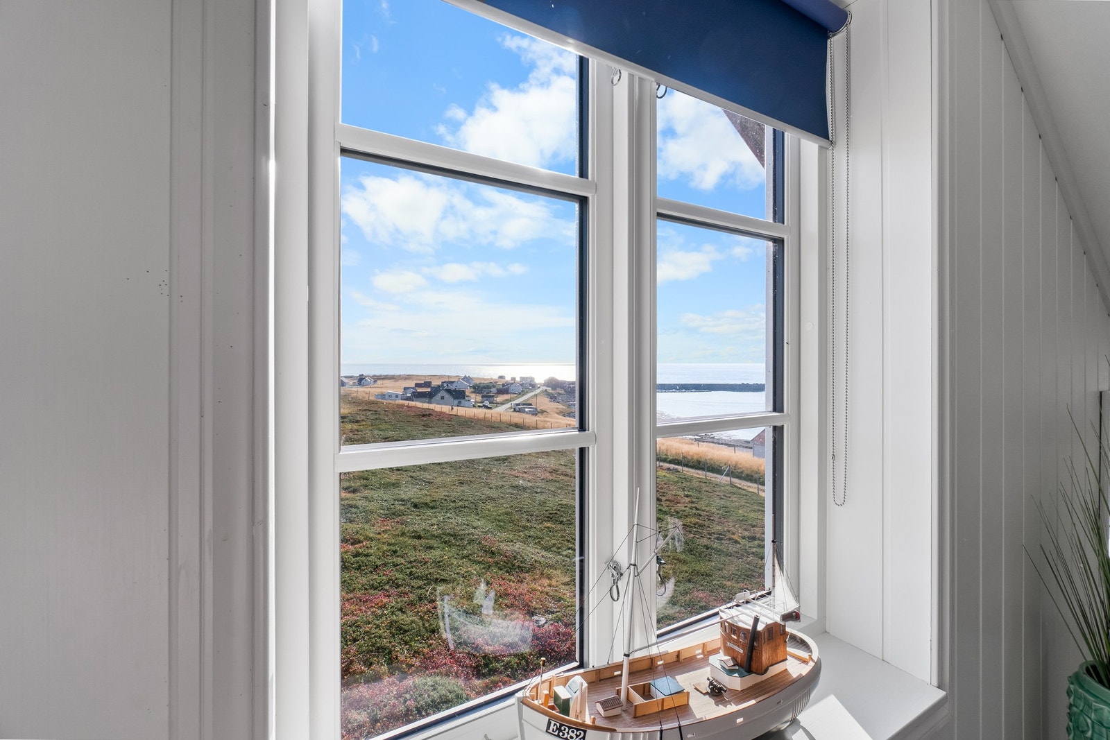 Utsikt mor sør og sørvest. Galleribilde