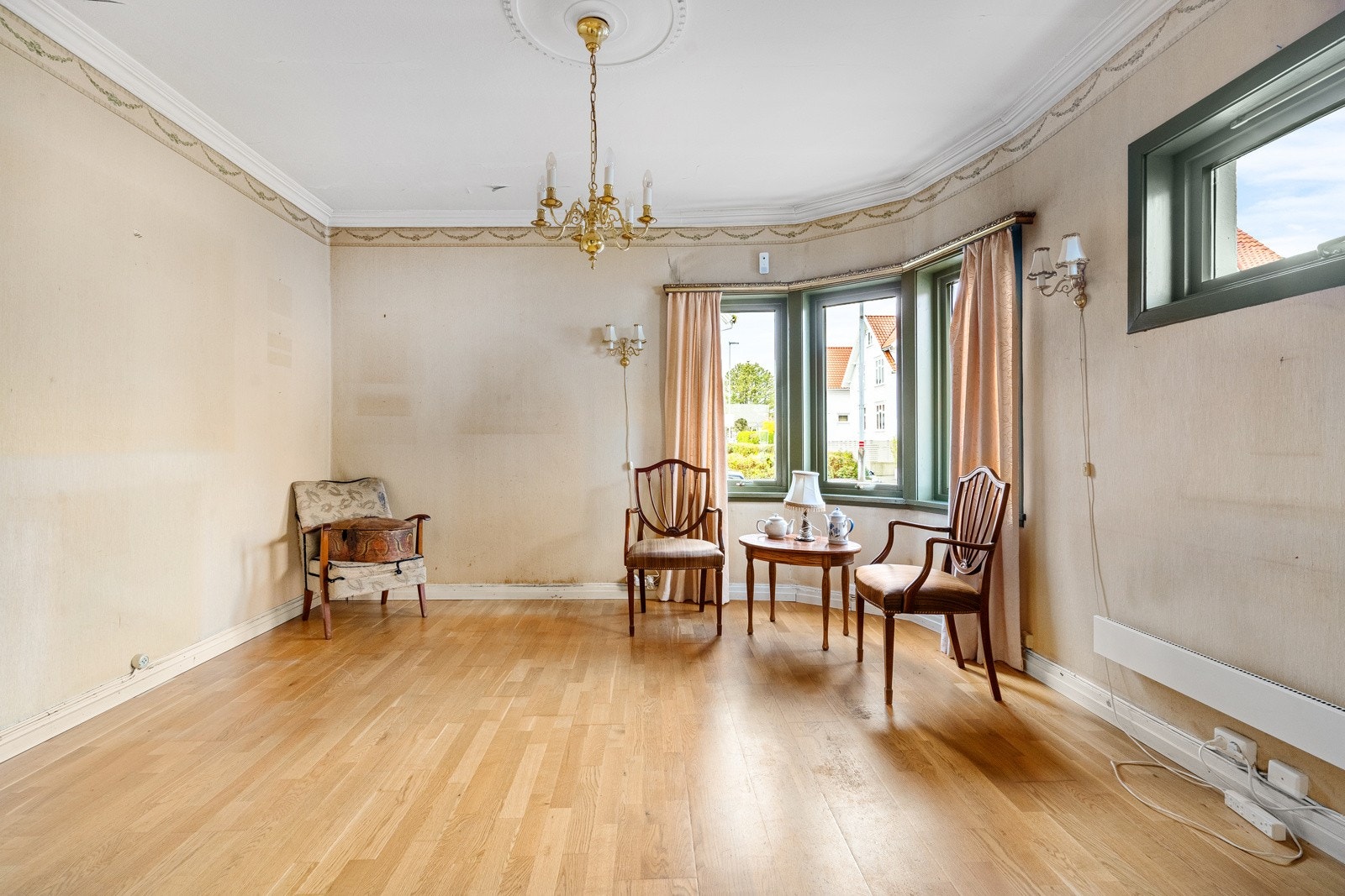 Denne lyse og romslige leiligheten ligger sentralt til i Brønngata, med kort vei til sentrum, butikker, kaféer og offentlig transport Galleribilde