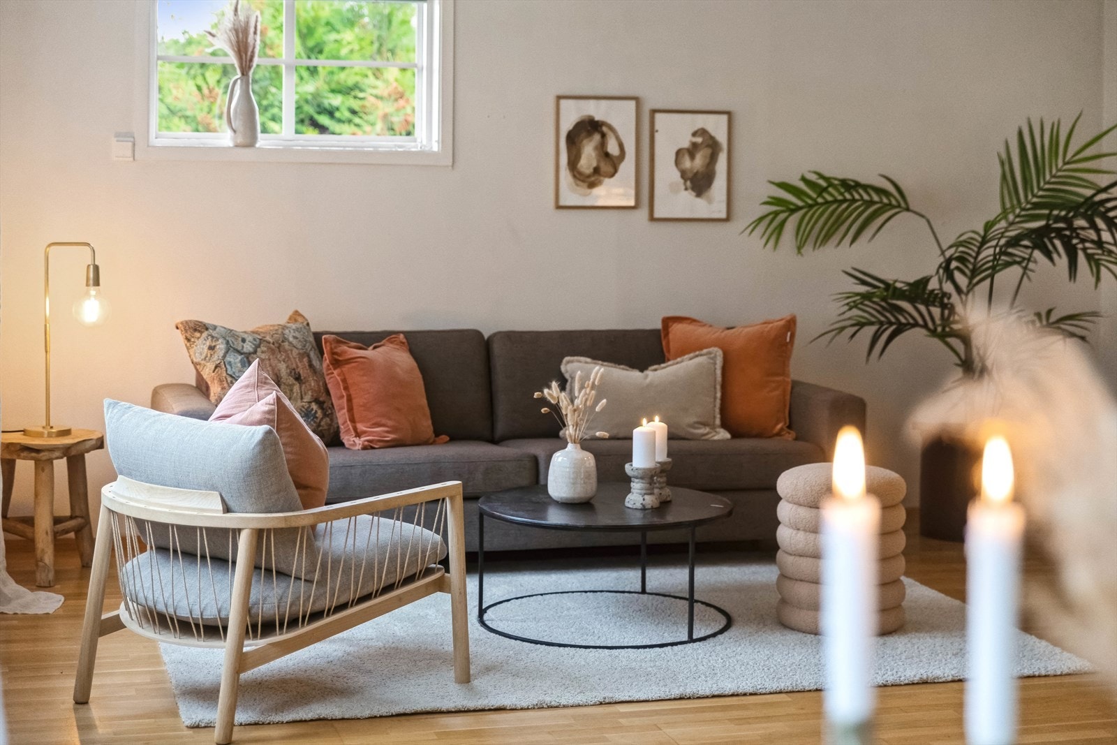 Vinduer i to himmelretninger gir fine lysforhold. Galleribilde