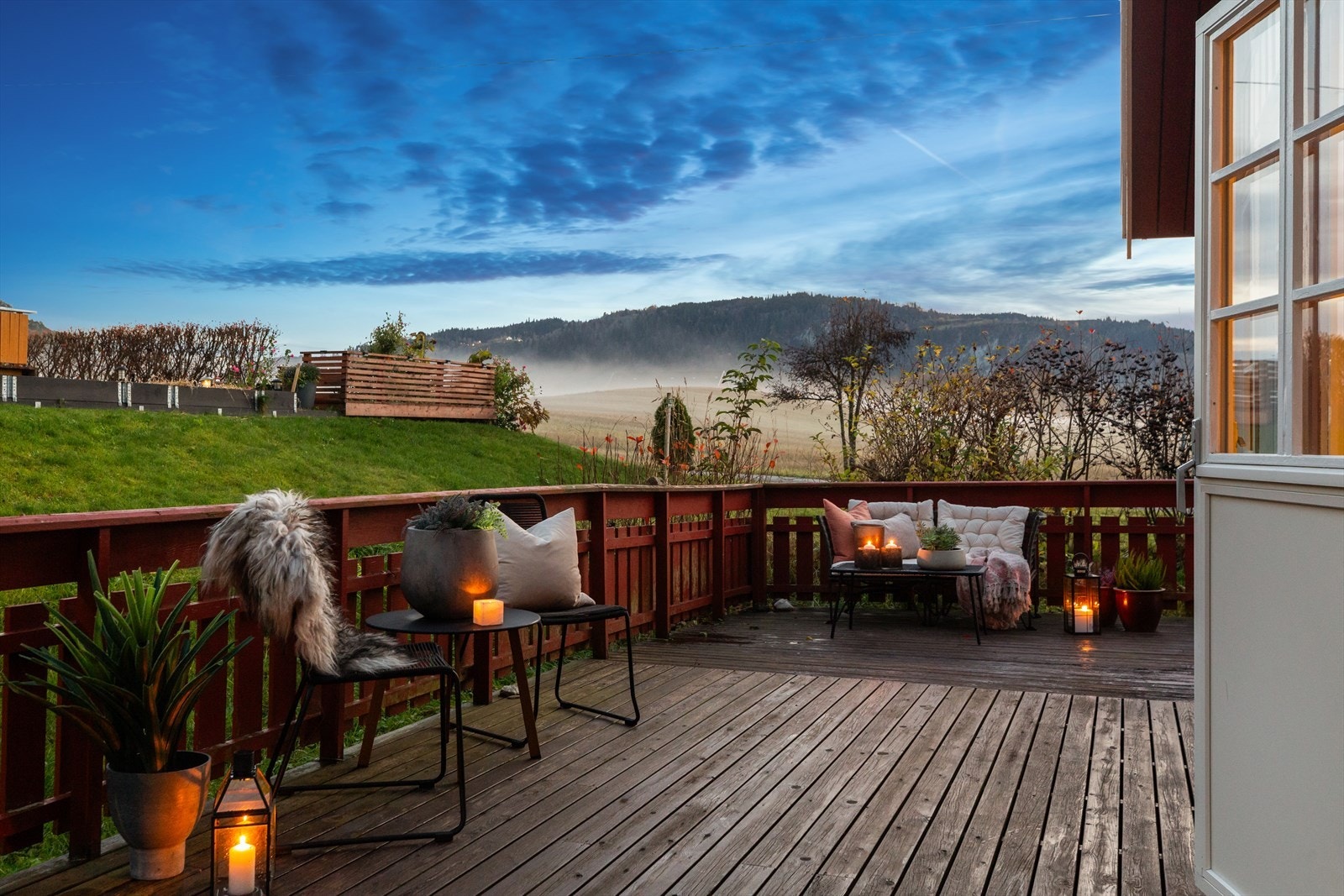 Arealet er på 41 kvm, og med god størrelse og utforming er det mye rom for flere sittegrupper. Galleribilde