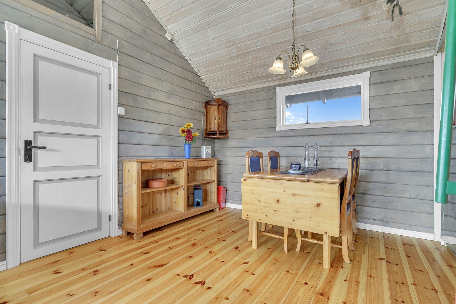 Du har god plass til spisemøbler. Galleribilde