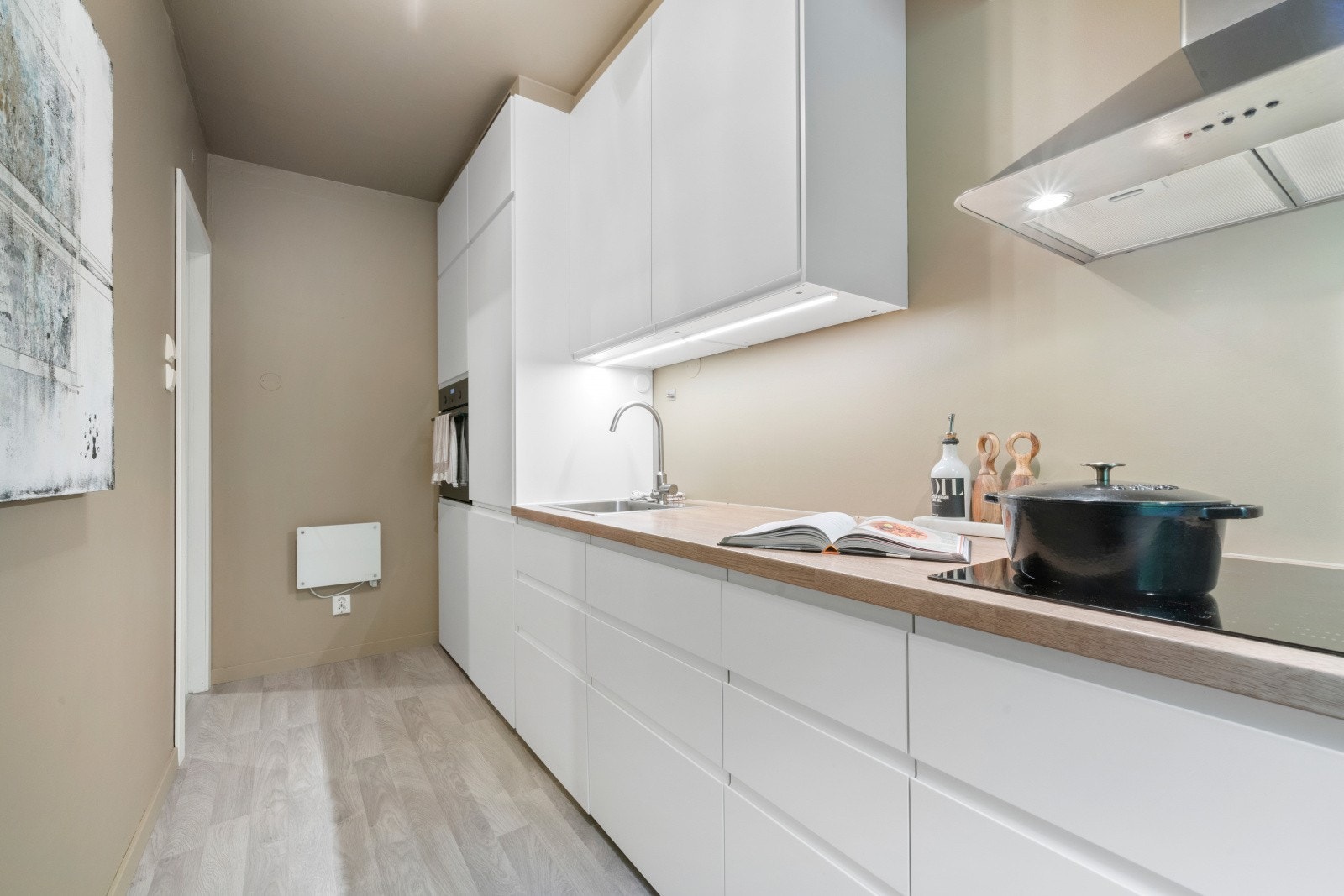 Kjøkkenet er målt til 7,3 kvm. Galleribilde