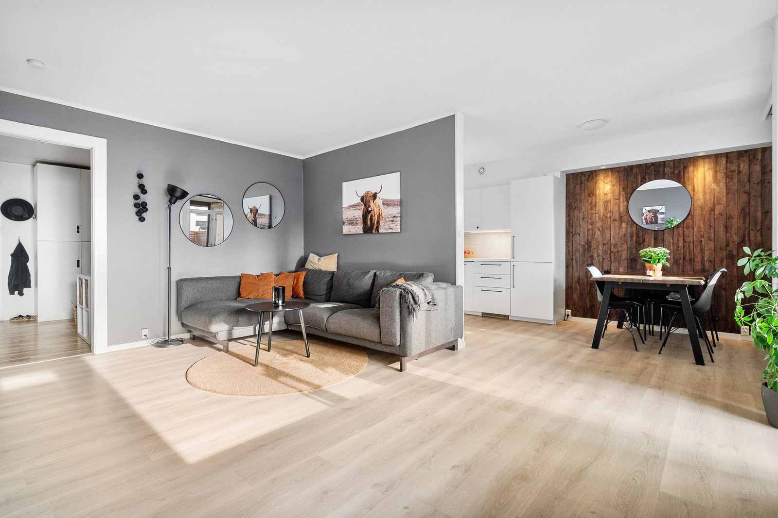 Leiligheten ligger i et populært og rolig område med kort avstand til blant annet skole, barnehage og dagligvare. Galleribilde