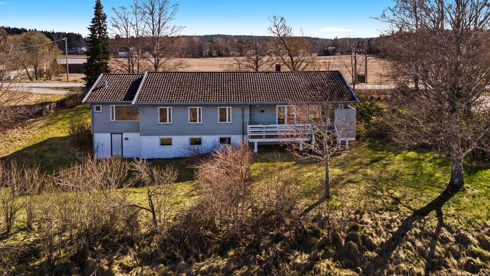 Stor tomt på over 3 mål Galleribilde