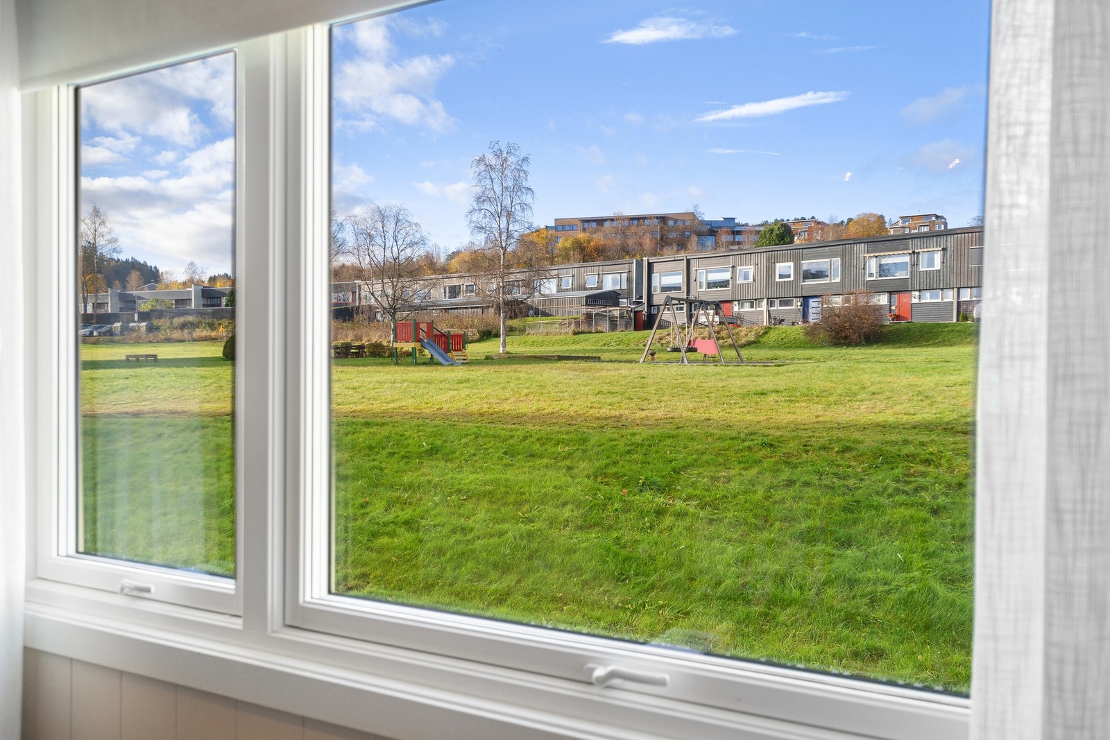 Usjenert utsikt fra stuen. Galleribilde