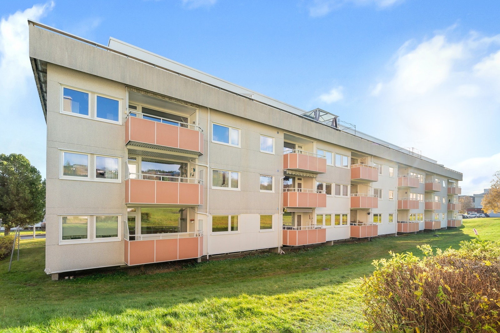 Boligen ligger sentralt til på Byåsen med kort veg til det meste du trenger i hverdagen. Galleribilde