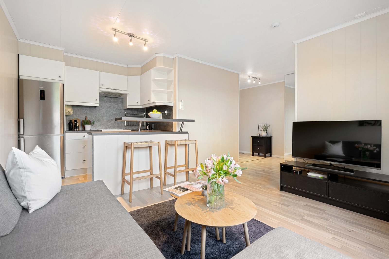 EiendomsMegler 1 ved Peder Bjørnstad har gleden av å presentere denne flotte 2-roms leiligheten i Karolinerveien 1 A Galleribilde