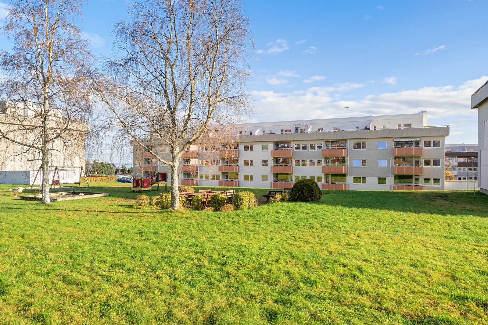 Flotte grøntarealer rundt eiendommen. Galleribilde