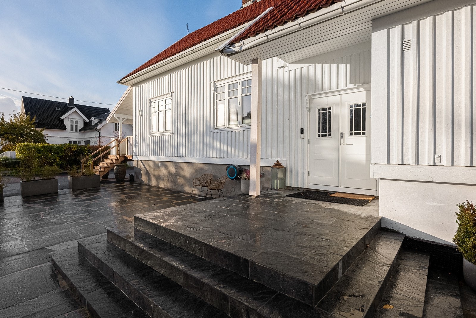 La oss ta turen inn i denne lekre klassiske villaen Galleribilde