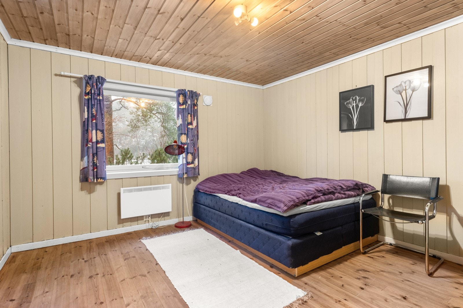 Soverom i kjeller. Galleribilde