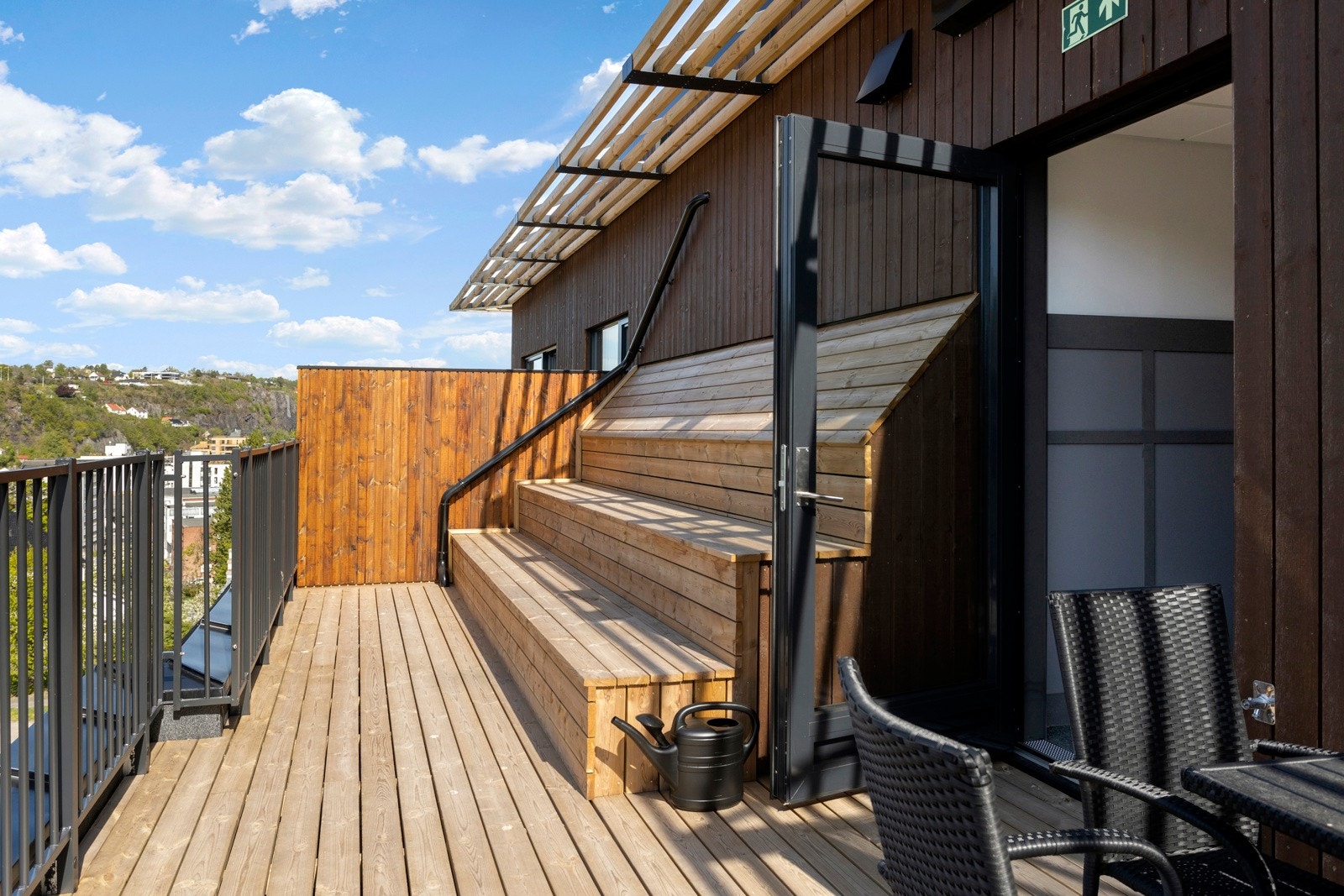 På motsatt side av bygget, finner du den andre takterrassen Galleribilde
