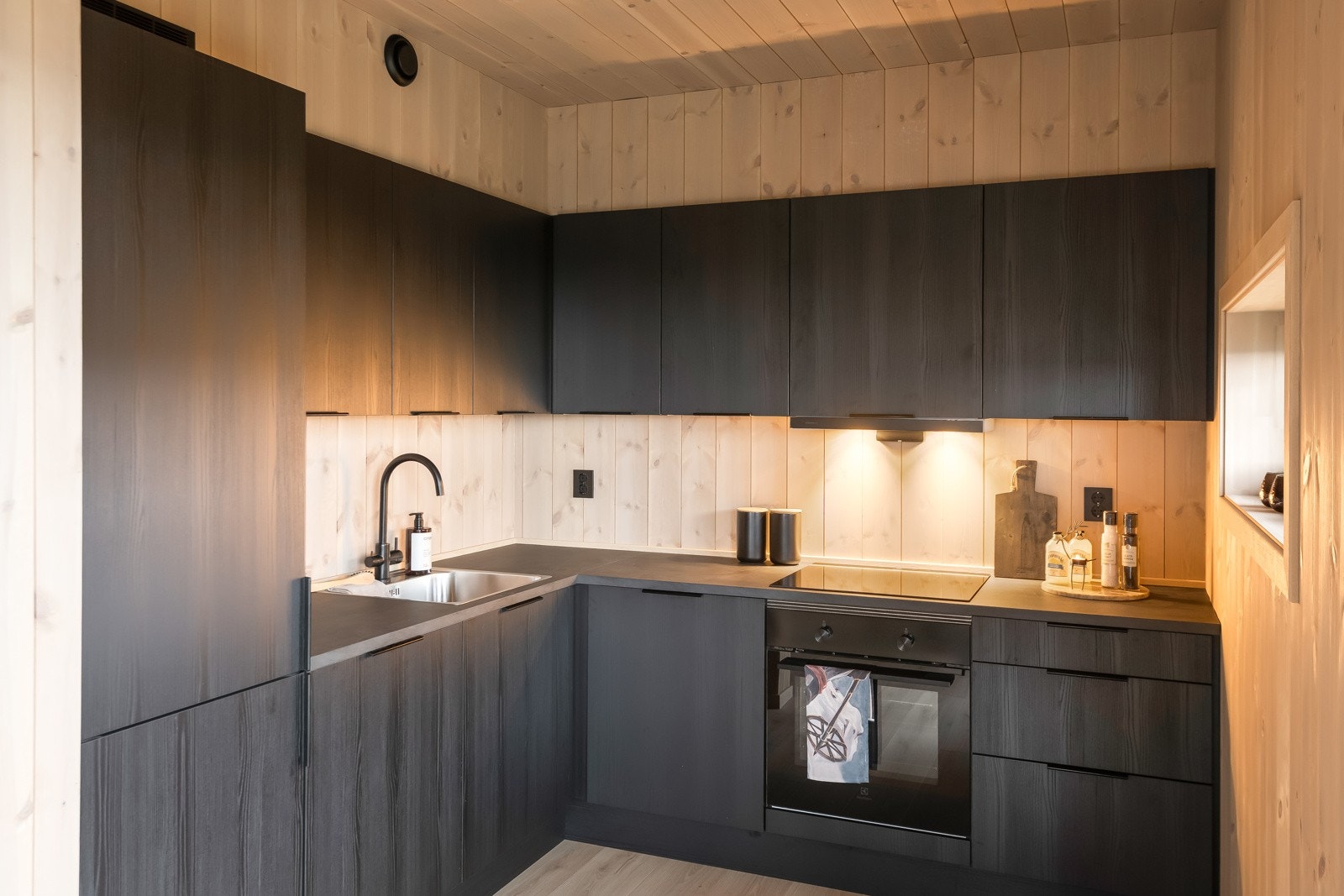 Kvalitetskjøkken fra HTH i modellen One. Galleribilde