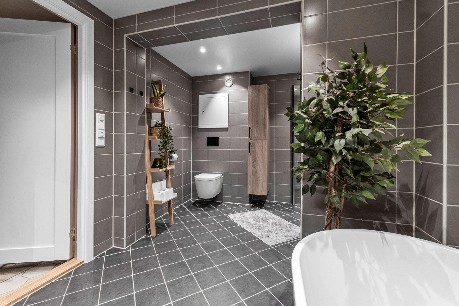 Sjekk ut dette lekre badet! Badet ble utført i regi av borettslaget i 2022. Galleribilde