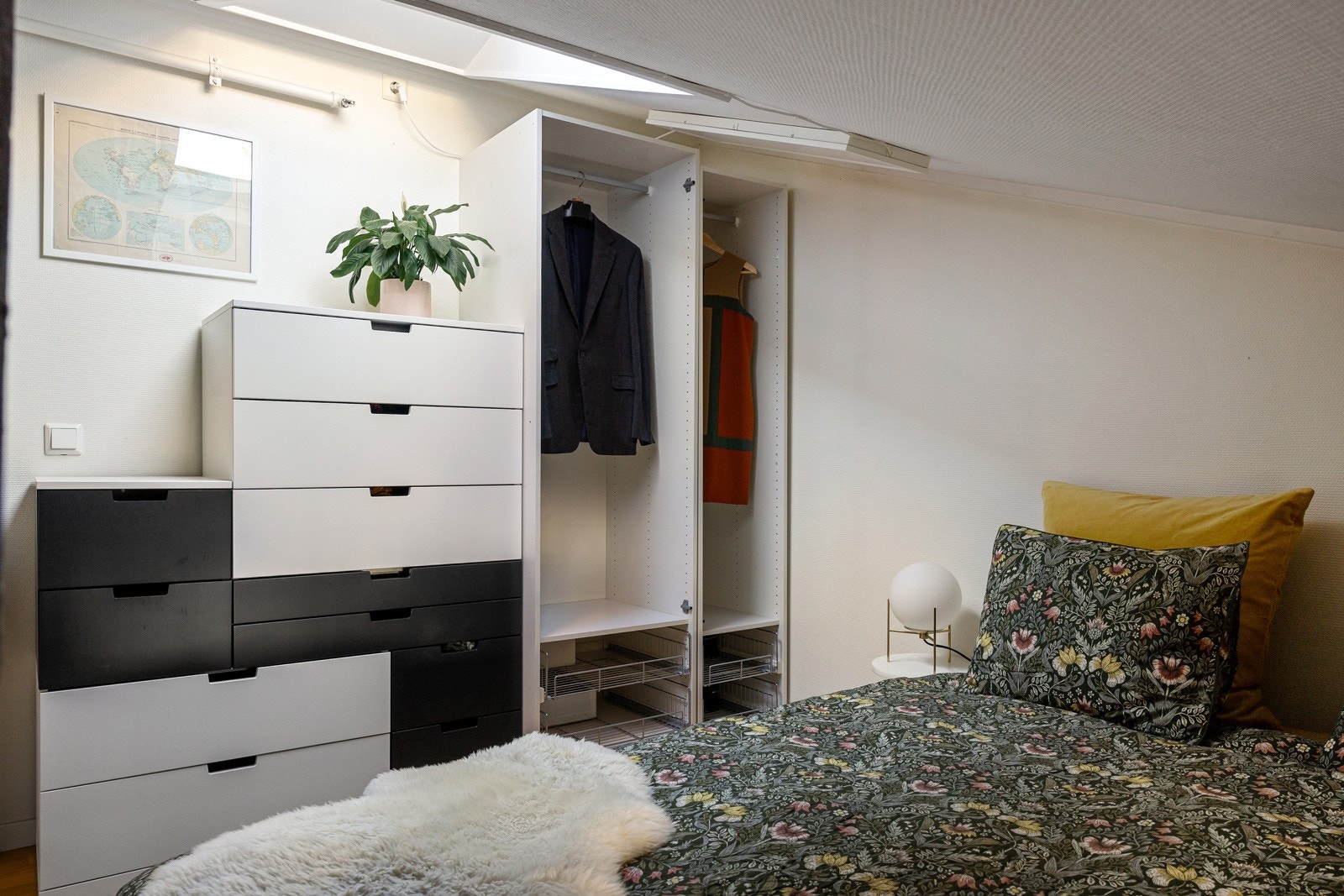 Det er plass til skap/garderobe. Galleribilde
