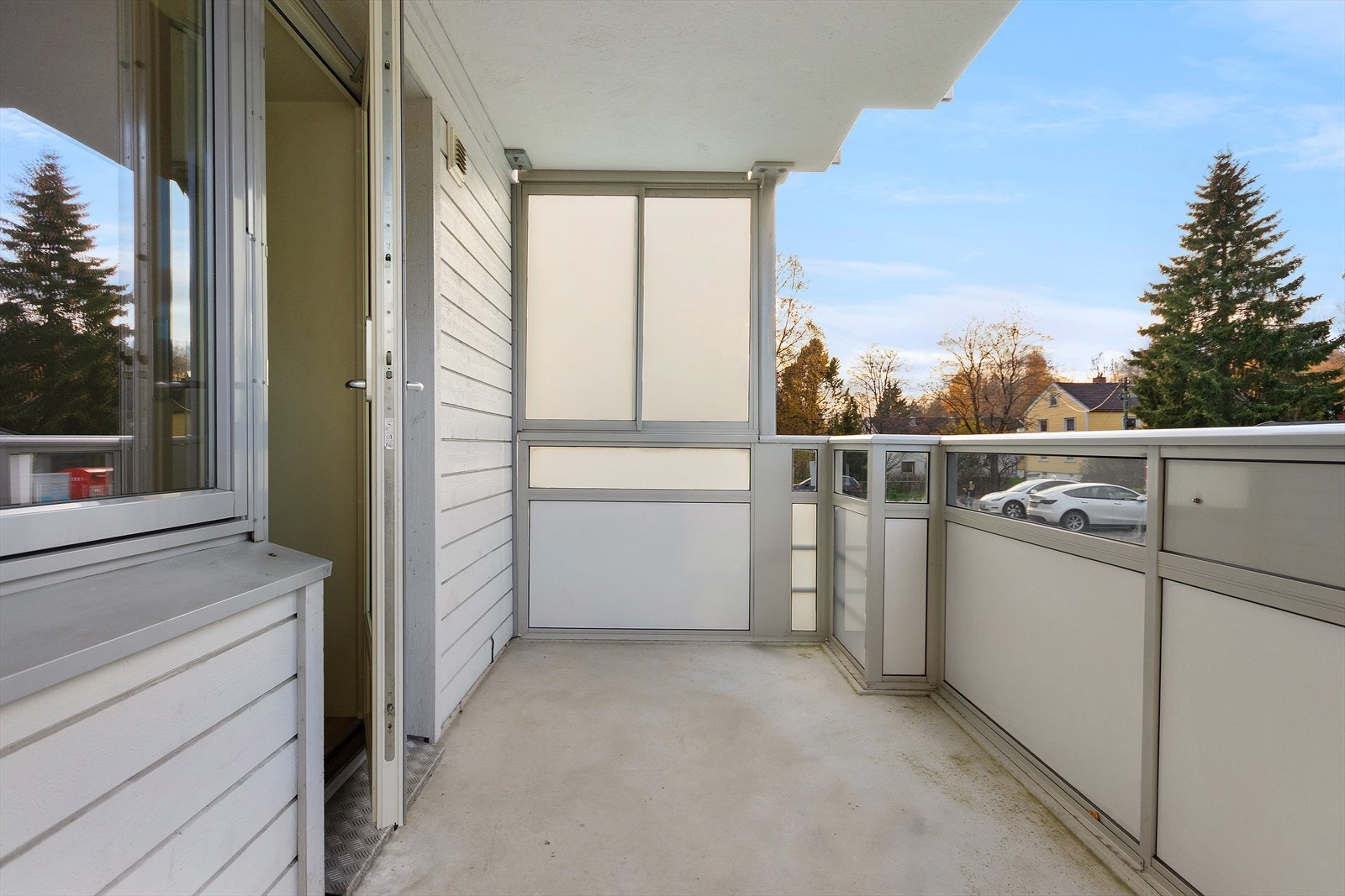 Utsyn fra veranda på 8 kvm Galleribilde