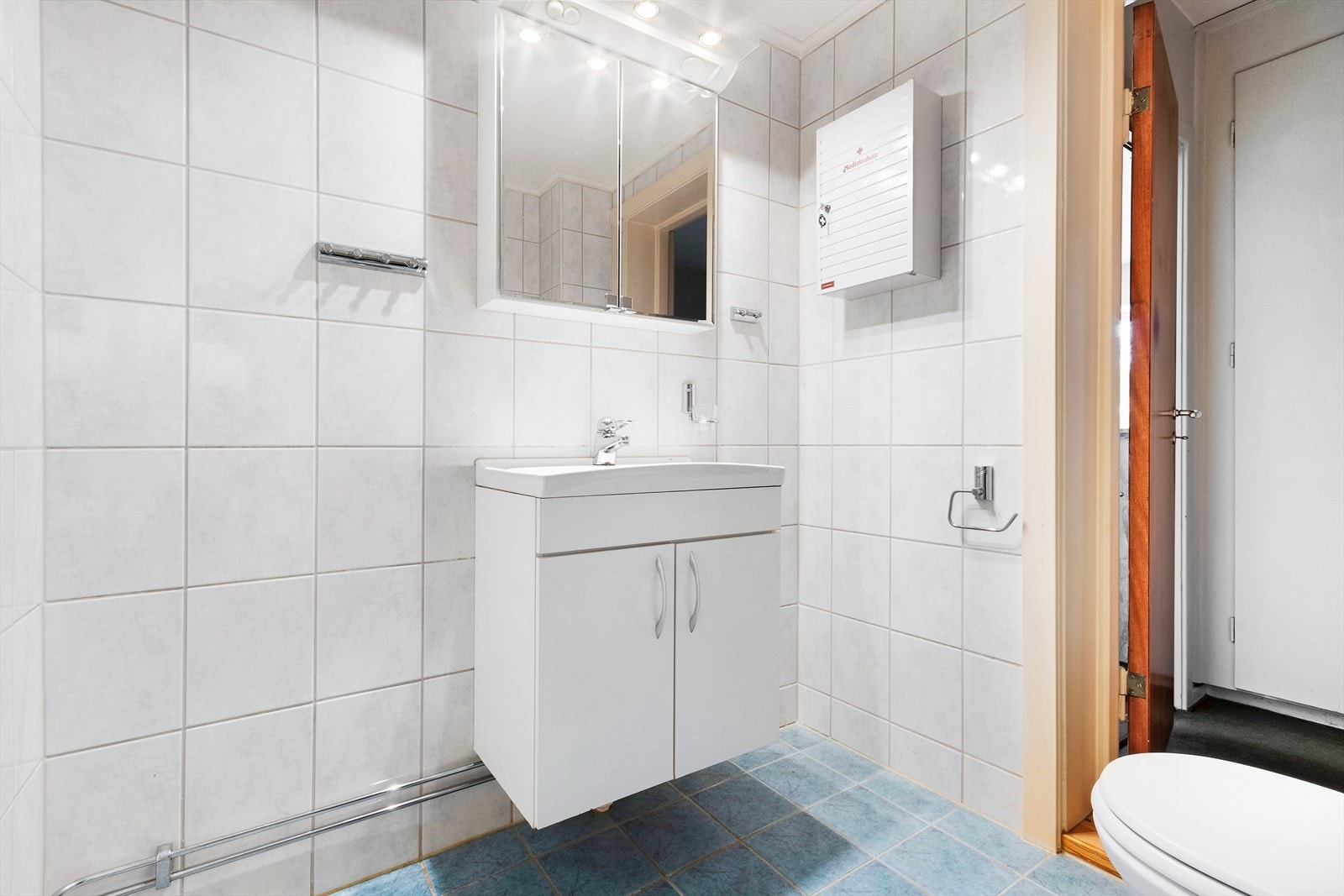 Servant med innredning Galleribilde