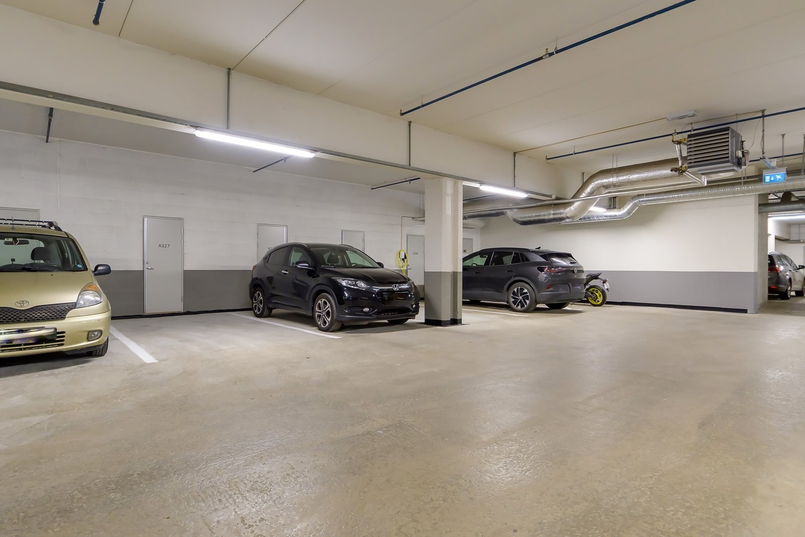 Det medfølger garasjeplass Galleribilde