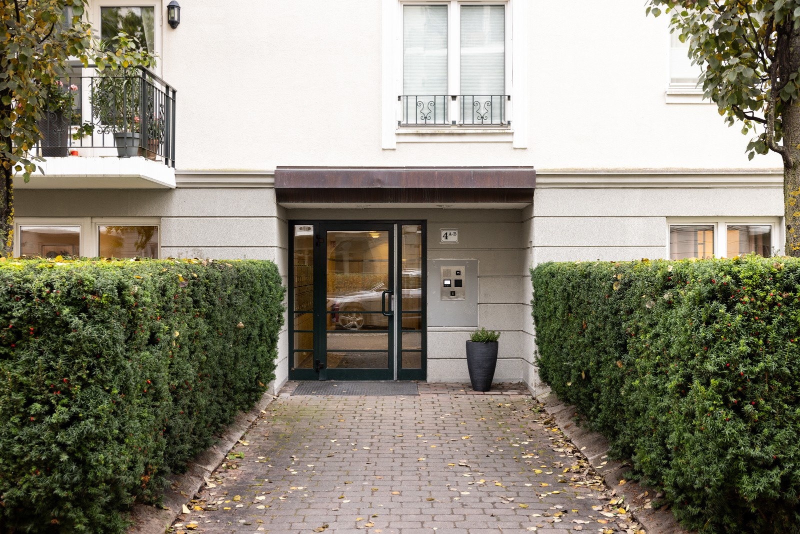 Felles inngangsparti. Galleribilde