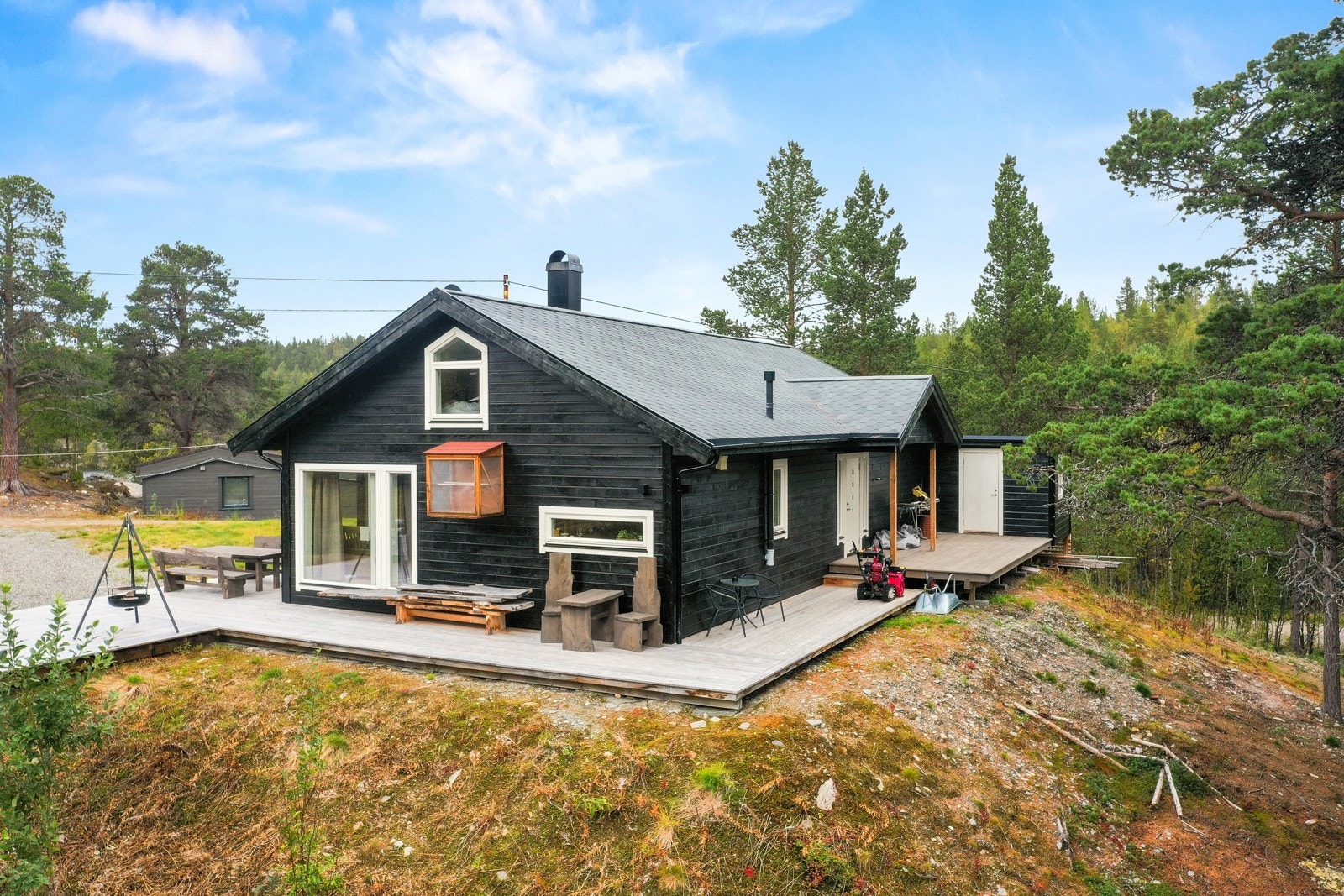 Hytten ligger for seg selv i et rolig område Galleribilde
