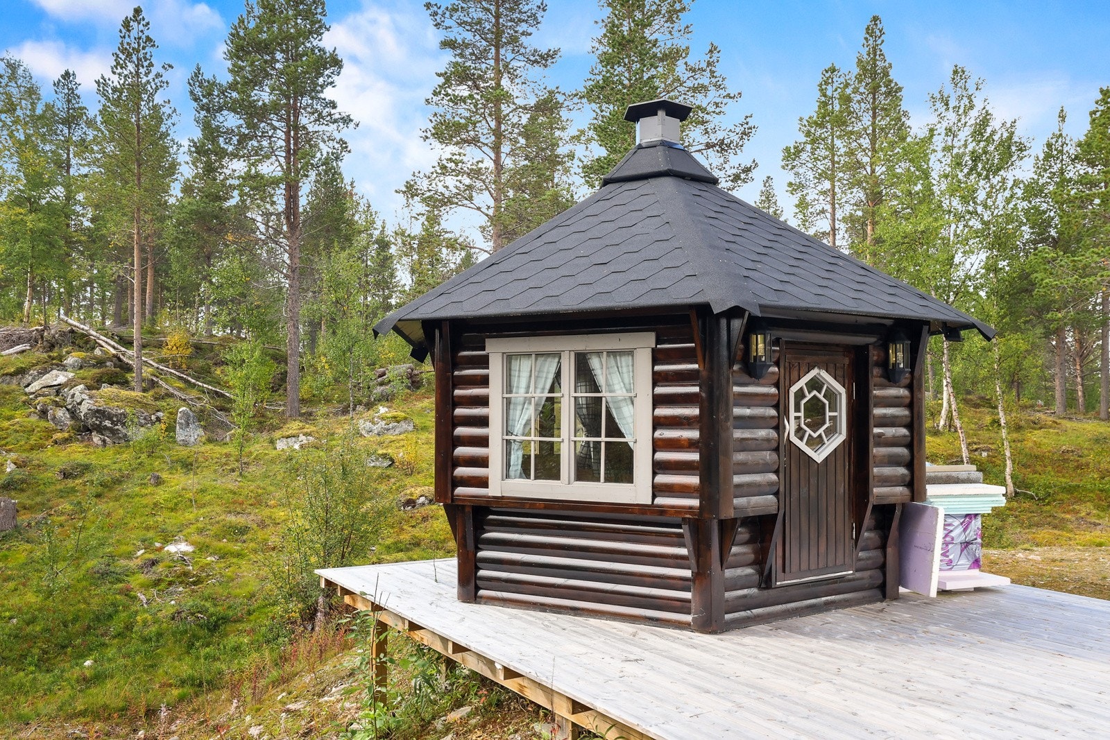 Hytten har et lysthus Galleribilde