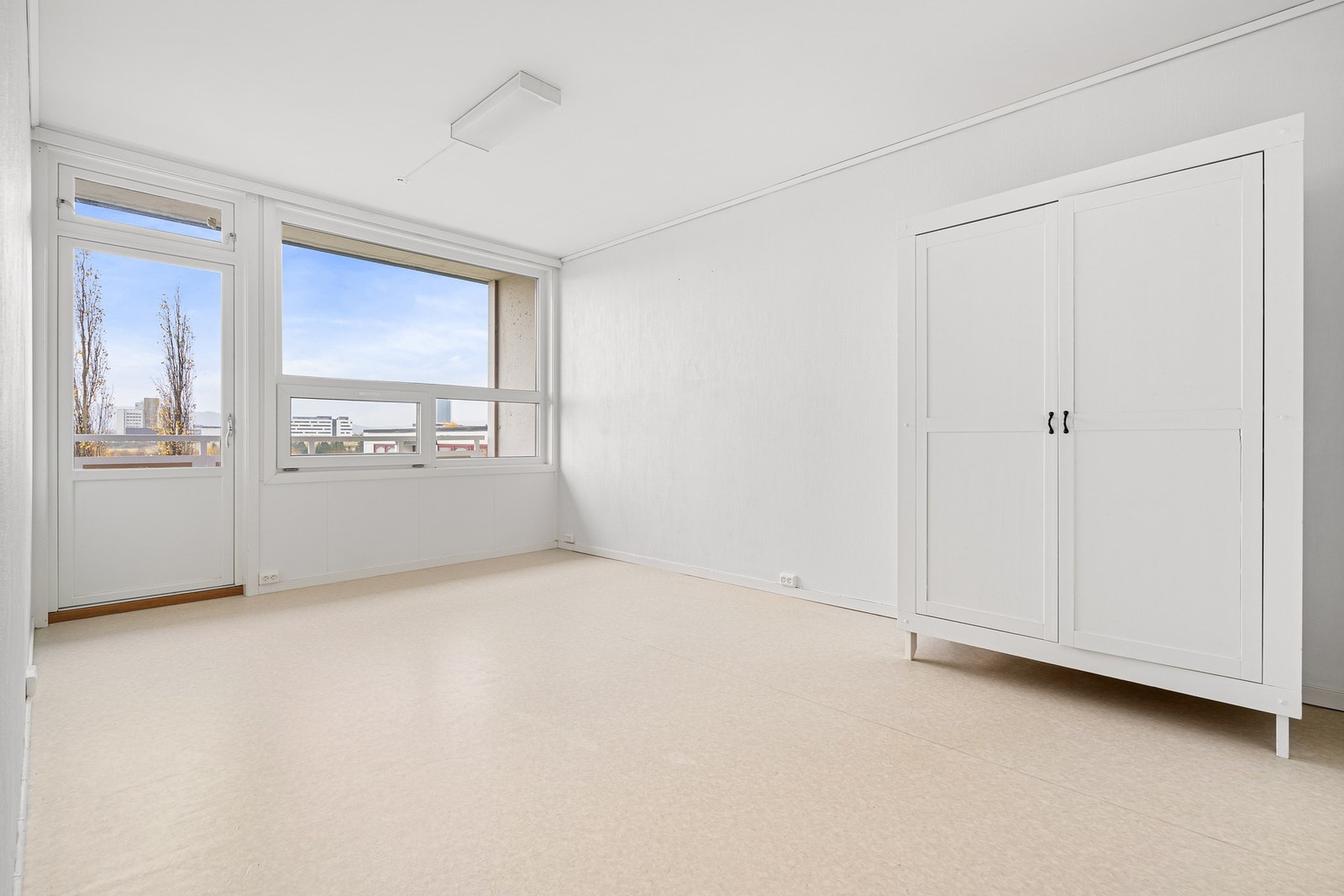 Soverom 3 på 14,5m² med utgang til egen luftebalkong. Galleribilde